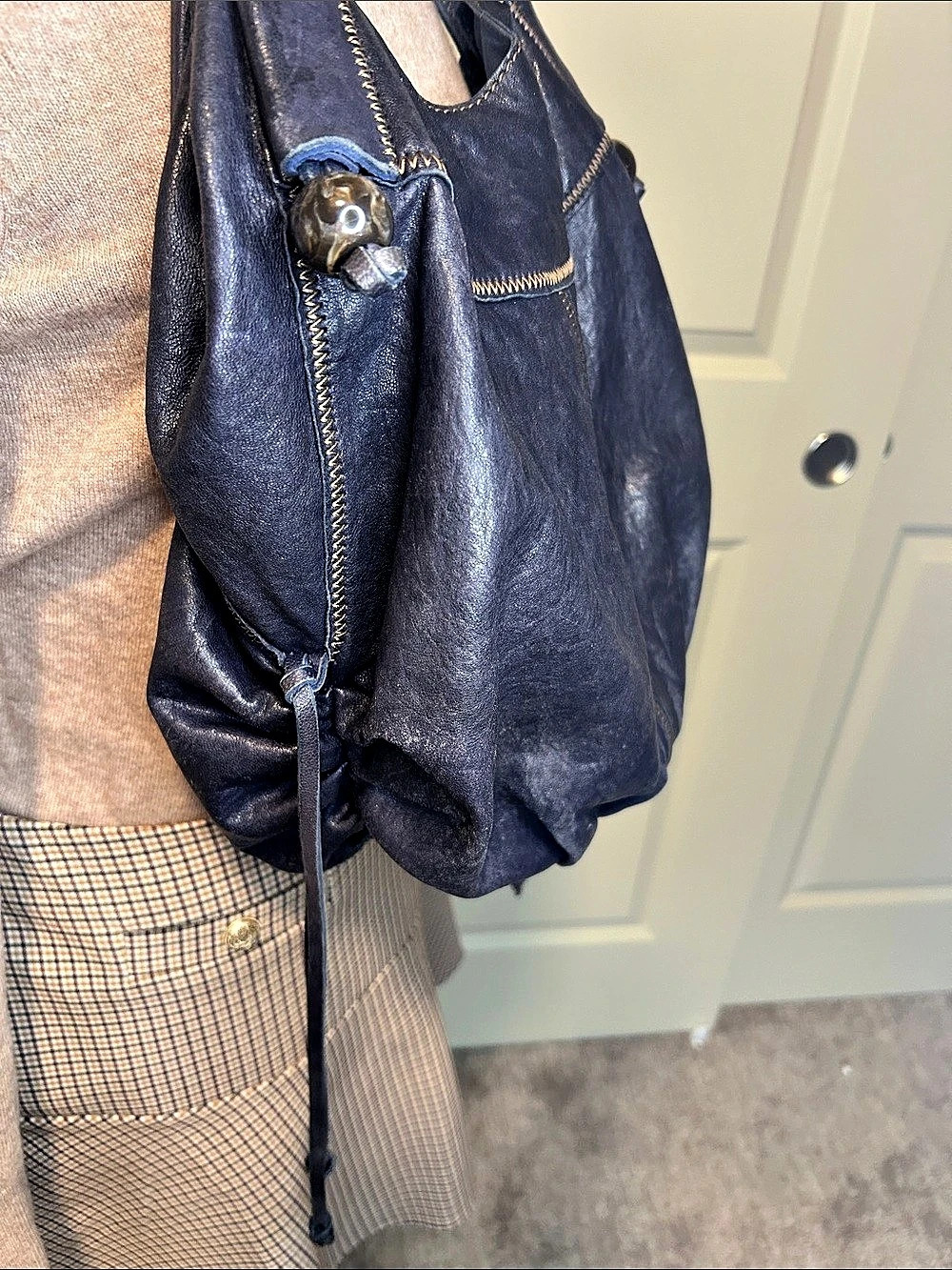 ✨ VTG LUCKY BRAND NAVY BLUE LEATHER SIDE TIE HOBO BAG ✨ - Picture 4 of 12